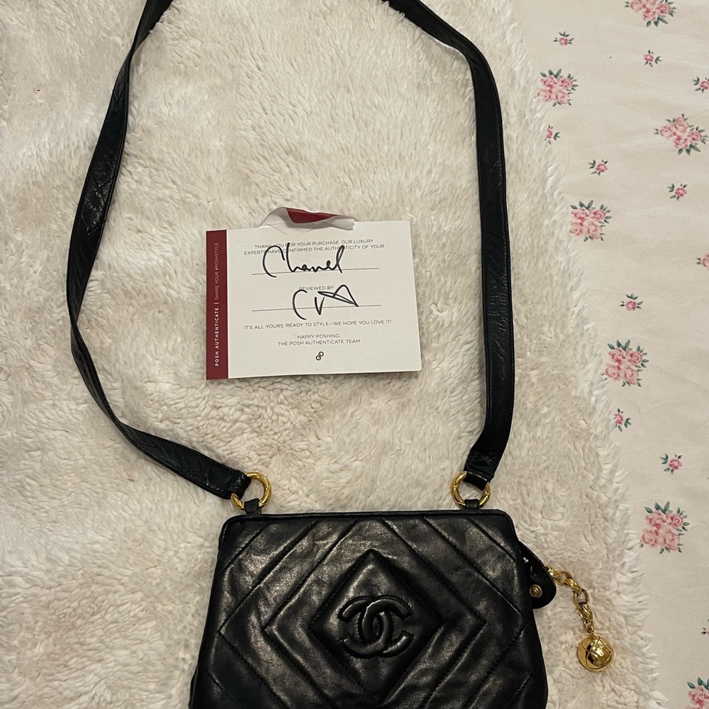 CHANEL Black Quilted Shoulder Bag - Picture 14 of 14